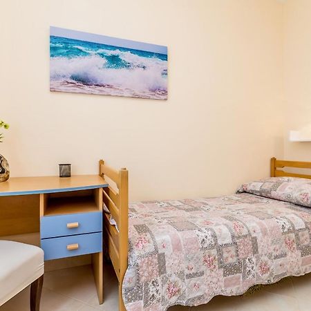 מאלינסקה Apartman Vesna מראה חיצוני תמונה