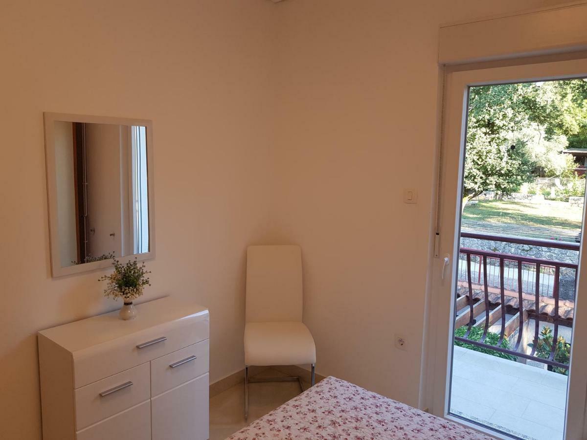 מאלינסקה Apartman Vesna מראה חיצוני תמונה