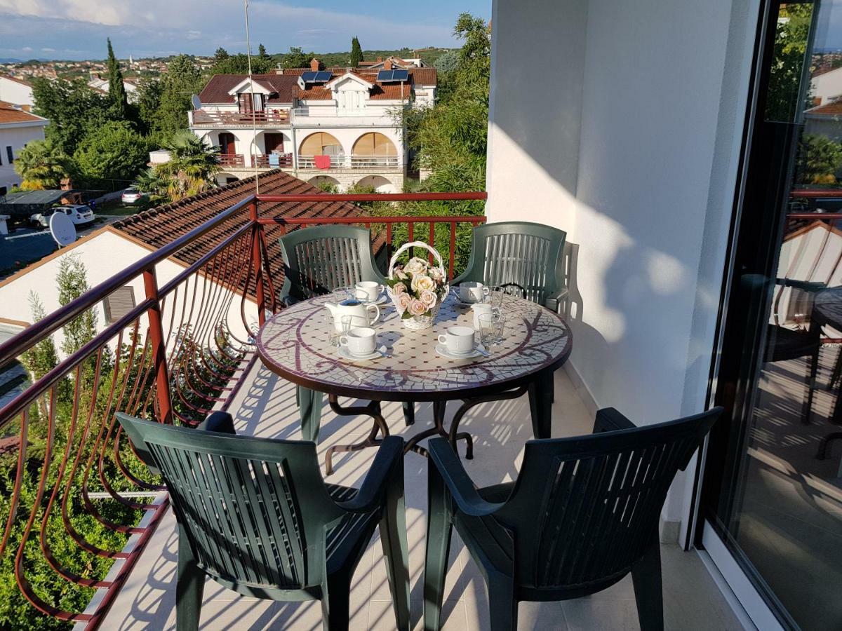 מאלינסקה Apartman Vesna מראה חיצוני תמונה
