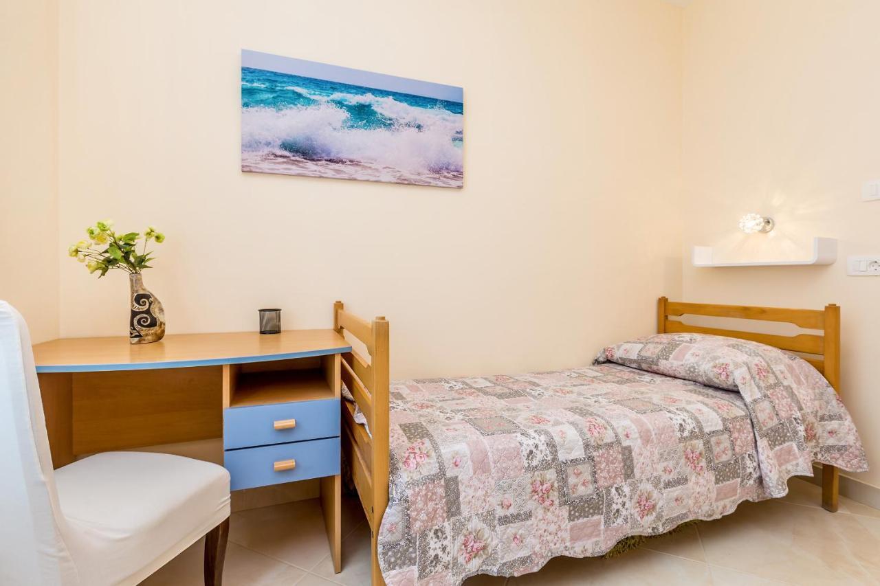 מאלינסקה Apartman Vesna מראה חיצוני תמונה