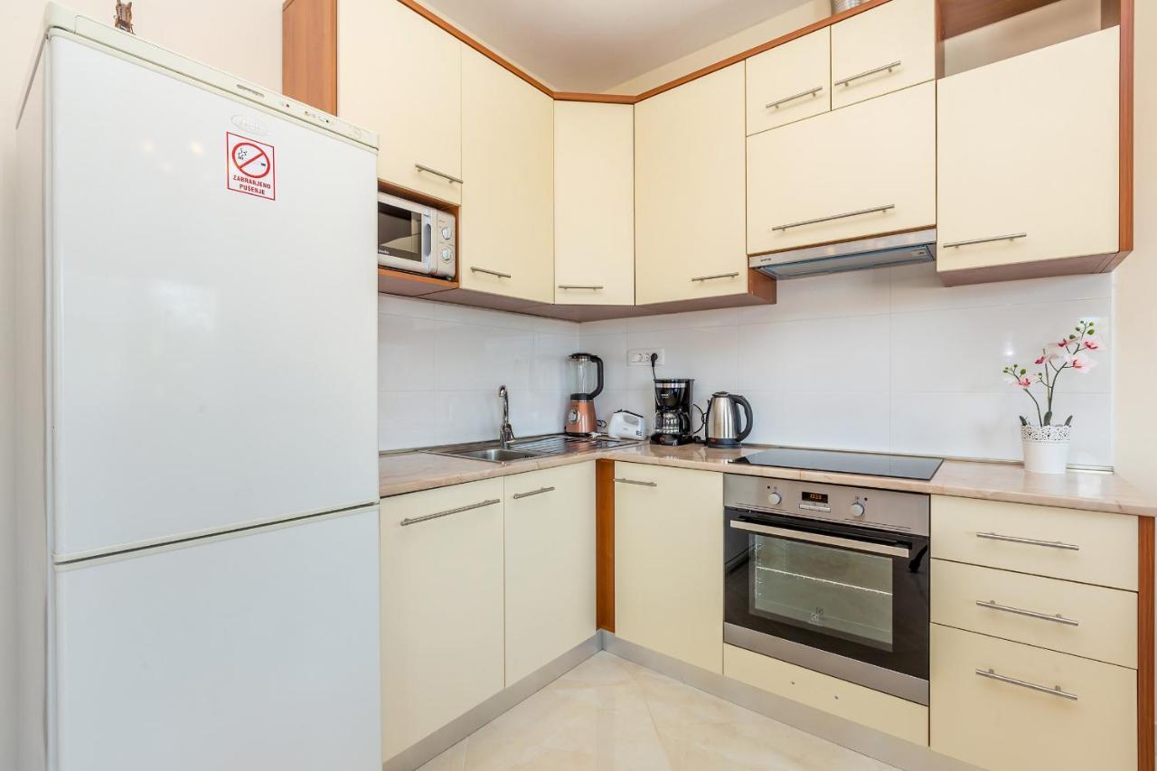 מאלינסקה Apartman Vesna מראה חיצוני תמונה